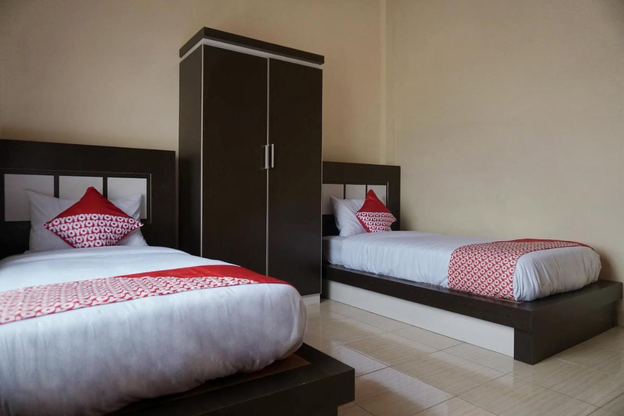 Oyo 1394 Rumaisa Homestay Syariah Пеканбару Екстериор снимка