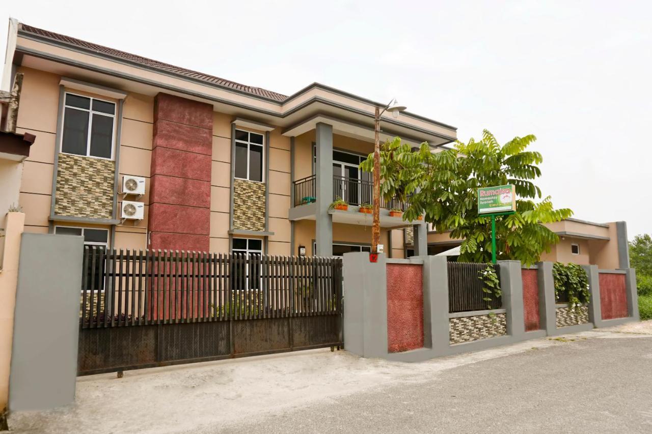 Oyo 1394 Rumaisa Homestay Syariah Пеканбару Екстериор снимка