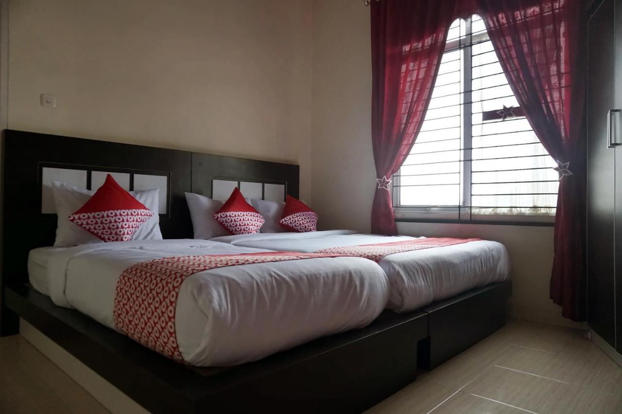 Oyo 1394 Rumaisa Homestay Syariah Пеканбару Екстериор снимка